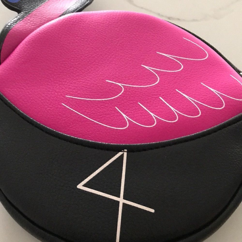 🎉Last chance 🎉Flamingo Wristlet bag.🌼 - Picture 3 of 5